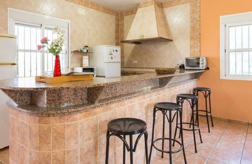 Los Palacios y Villafranca Ski Chalet | Tourist accommodation. 3 bedrooms. Pool and garden. The Palaces, Seville