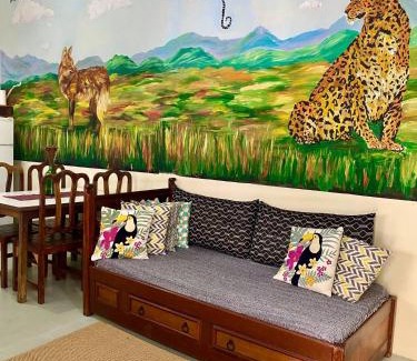 Alto Paraiso de Goias House | Toucan House Sleeps 6 - with AC & Jacuzzi!