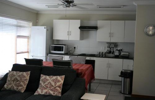 Baileys Muckleneuk House | Touch of Class Guest House