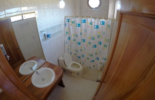 Puerto Villamil House | Tour to volcan, swim with sharks! Double Room Suite #2