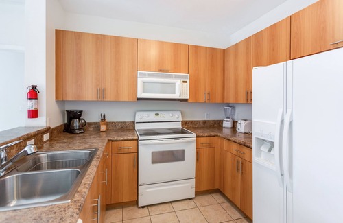 Glenvar Heights Condo | Towers of Dadeland by Miami Vacations