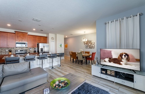 Davenport House | Town Home With Pool in Gated Golf Community Of Champions Gate Resort