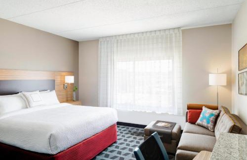 Bairdford Hotel | TownePlace Suites by Marriott Pittsburgh Harmarville