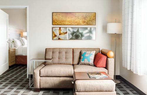 Bairdford Hotel | TownePlace Suites by Marriott Pittsburgh Harmarville