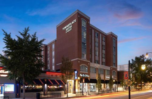 Champaign Hotel | TownePlace Suites by Marriott Champaign