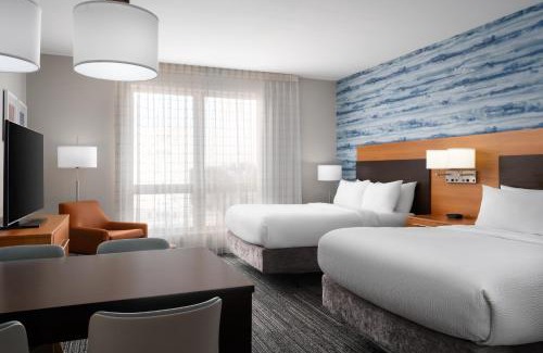 Champaign Hotel | TownePlace Suites by Marriott Champaign