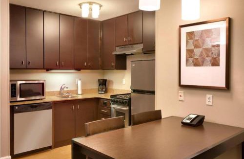 West Omaha Hotel | TownePlace Suites Omaha West