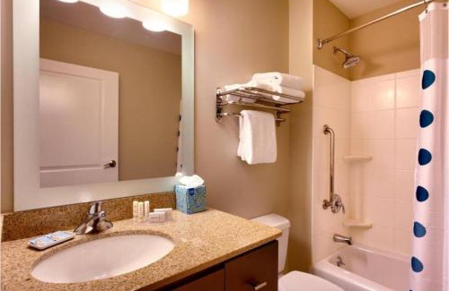 West Omaha Hotel | TownePlace Suites Omaha West