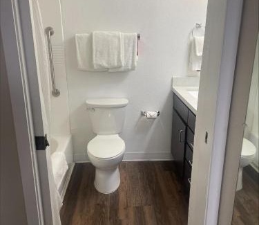 Greenwich Hotel | TownePlace Suites Wichita East