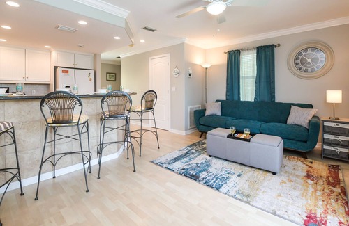 Ilexhurst Condo | Townhome style with garage and 2 minutes to the beach! Close to it all.