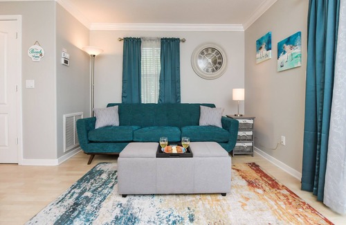 Ilexhurst Condo | Townhome style with garage and 2 minutes to the beach! Close to it all.