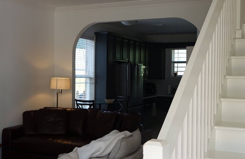 Pickwood House | Townhouse 3bd 3.5 bth Auburn, AL Quiet area and pet friendly 1 mile from campus