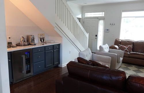 Pickwood House | Townhouse 3bd 3.5 bth Auburn, AL Quiet area and pet friendly 1 mile from campus