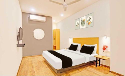 Kanpur Hotel | Townhouse Oak Panki Dham Railway Station Formerly Hotel Rudra