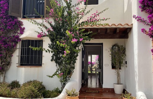 Portopetro House | Townhouse, surrounded by gardens and swimming pools