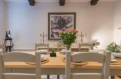 The King's Mile House | Townhouse with cathedral views