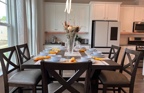 Durham Villa | TPV - Villa Leopolda - Executive Home w/Pools&Gym