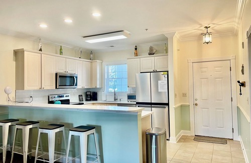 Central Myrtle Beach Condo | Trade Snow Flakes for Sand and Sand Traps Spend the Holidays at Myrtle Beach