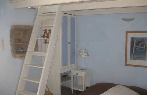 Olympi House | Traditional rooms - Hostel
