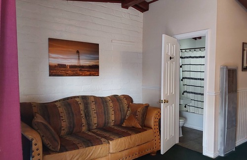 Tombstone Hotel | Trail Rider's Inn