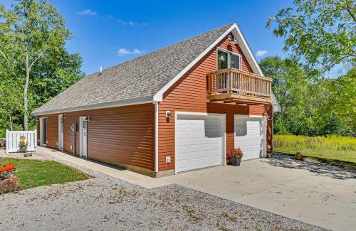 Rockfield Apartment | Trails and Fishing Pond at Serene Delphi Getaway