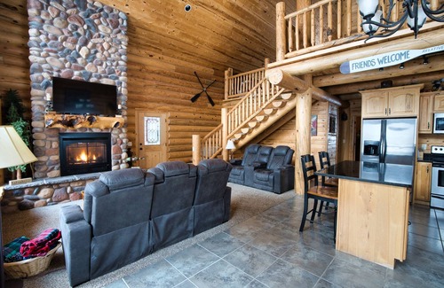 Island Park Cabin | Trails Edge at Ponds Lodge - Cabin 24