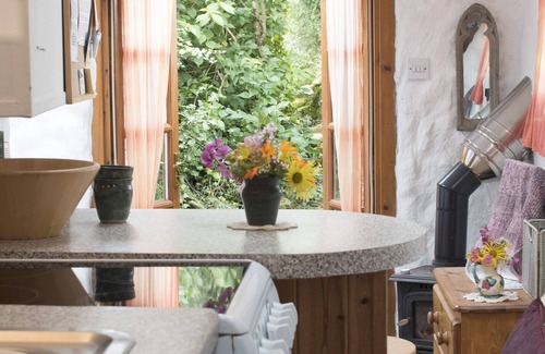 Mynachlogddu Cottage | Trallwyn Bach Charming Cottage studio in Pembs Nat Pk by ancient stonecircle