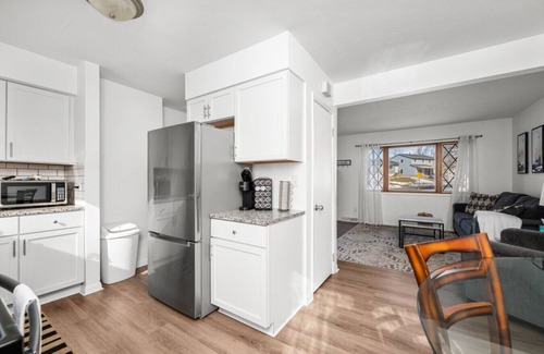 Davenport House | Tranquil 2BR Townhome~ Close to City Charm