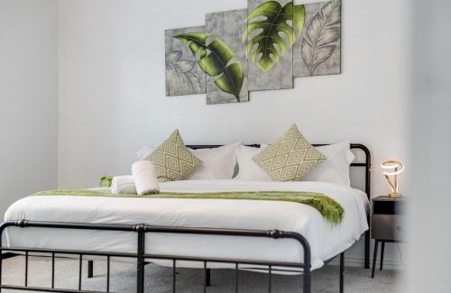 Grand Prairie House | Tranquil 3BR I Free Parking I Workspace