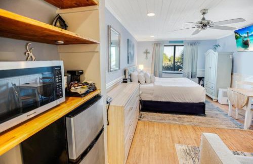 Litchfield by the Sea Apartment | Tranquil 3rd Flr Resort View King Room