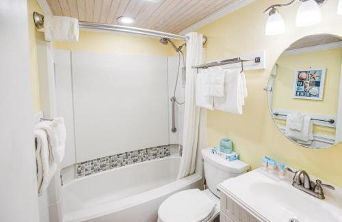 Litchfield by the Sea Apartment | Tranquil 3rd Flr Resort View King Room