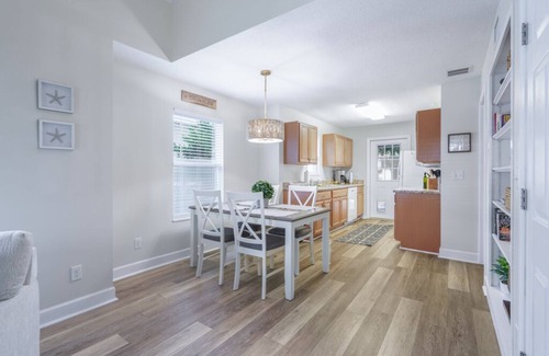 American Beach Cottage | Tranquil beach cottage in historic American Beach! 5 min walk to the beach!