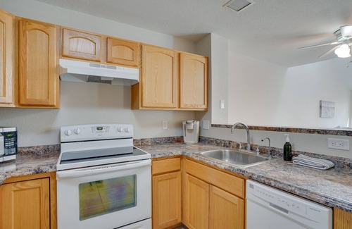 Tucson House | Tranquil & bright loft-style townhouse near Sabino Canyon!