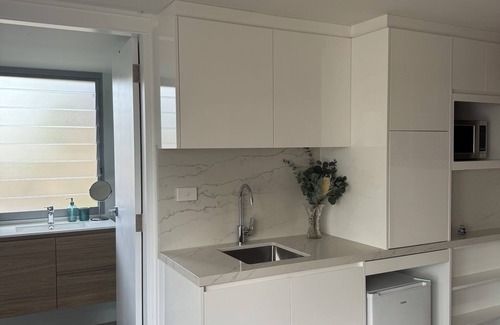 Davidson Apartment | Tranquil bush setting, with private access and off street parking