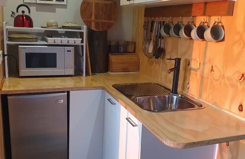 Meelon Cabin | Tranquil Cabin, Off Grid with Amazing Views