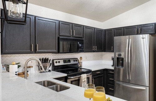 Rita Ranch House | Tranquil Desert Retreat W/Pool & Gas Fire Pit