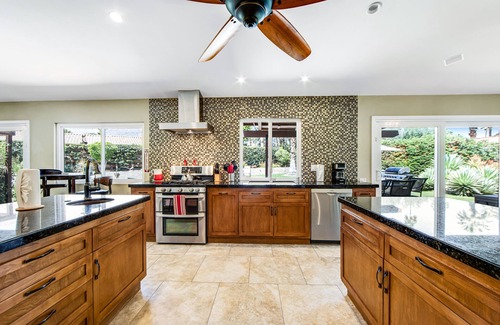 Araby House | Tranquil dog-friendly retreat w/private pool & spa, courtyard, & mountain views