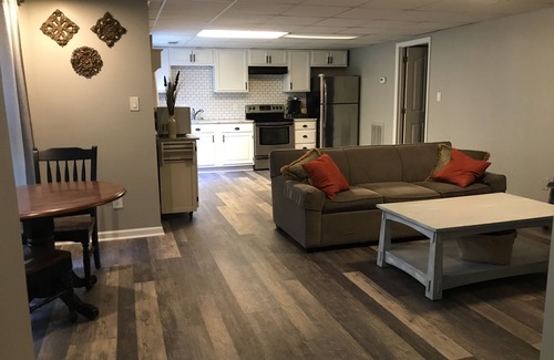 Prosperity Church Road Apartment | Tranquil Escape~Modern 1BD Suite on Greenway