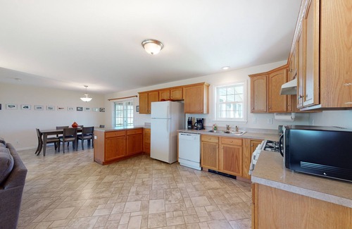 Martinsville House | Tranquil getaway on the coast with beach access, ocean views, & screened porch