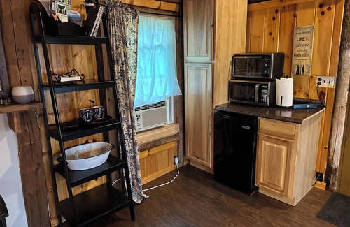 Fitzwilliam Cabin | Tranquil Guest House - Peaceful Sanctuary plus InfraRed Sauna