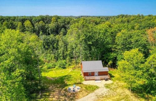Hallsville House | Tranquil Heights Cabin in Hocking Hills