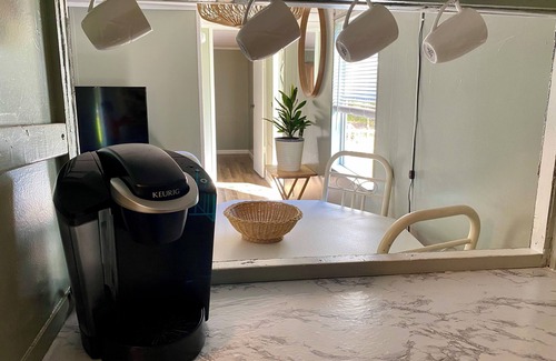 Candler House | Tranquil Hidden Gem mobile home in awesome Ocala with AC, WiFi