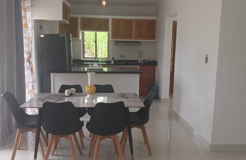 Jarabacoa Cabin | Tranquil Hideaway – Perfect for Families, Friends & Couples.