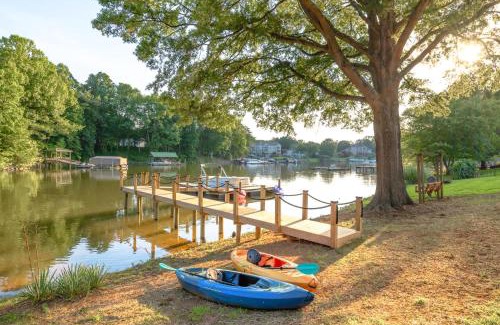 Mount Mourne Apartment | Tranquil Lakefront Carriage House with Dock