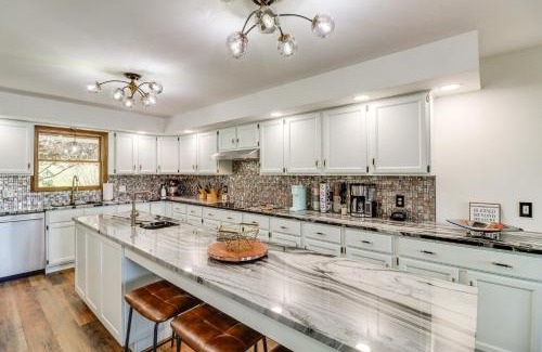 Higden House | Tranquil Lakefront Greers Ferry Escape with Fire Pit