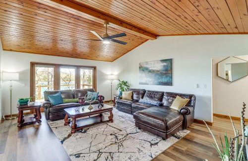 Higden House | Tranquil Lakefront Greers Ferry Escape with Fire Pit