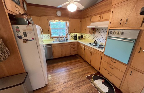 Mirror Lake House | Tranquil Mirror Lake Paradise With Large Screened-in Porch!