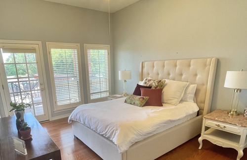 Parker Bed & Breakfast | Tranquil Neoclassical Bed & Breakfast near Southfork Ranch! Suite 1 & Suite 2