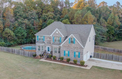 Hampton House | Tranquil Oasis in the Heart of The City