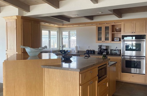 Moss Beach House | Tranquil Oceanfront Retreat with Breathtaking Views